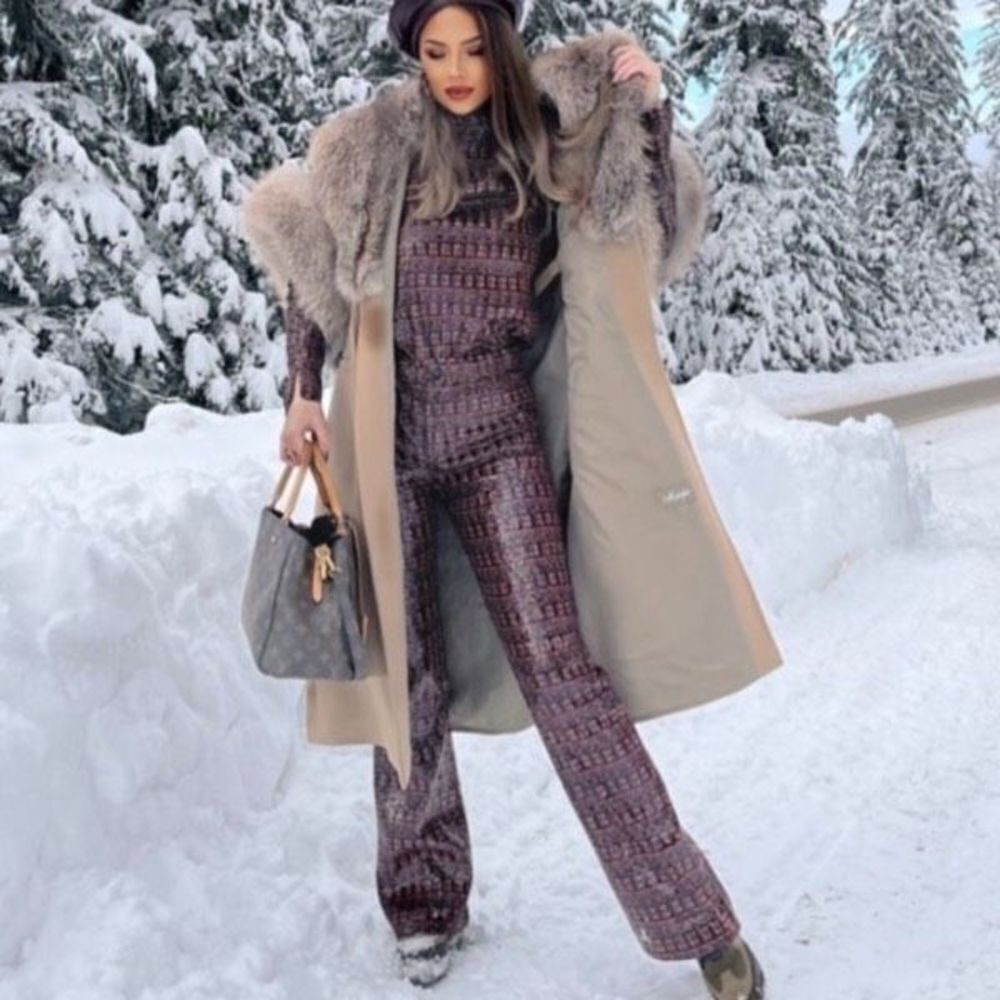 Zara Women's Flare Pants in Purple Pattern